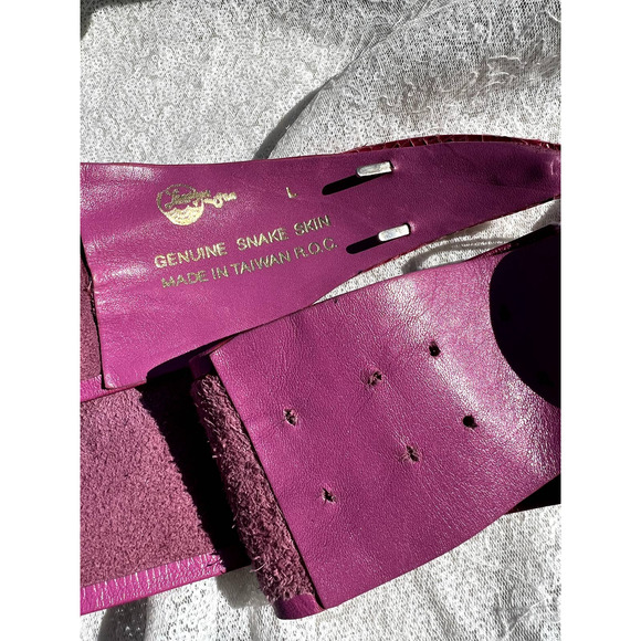 80s Magenta Snakeskin Belt - Picture 5 of 8